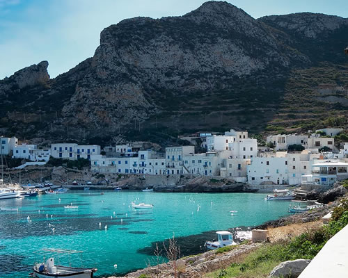 Fenici Hotel Levanzo nel centro di Levanzo