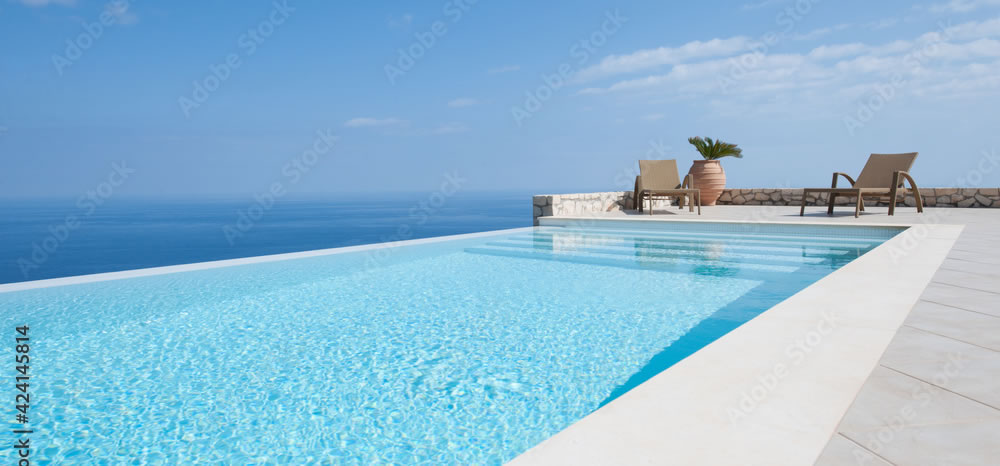 L'infinity pool dell'hotel Fenici di Levanzo
